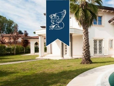 Prestigiosa villa di 654 mq in vendita Forte dei Marmi, Italia