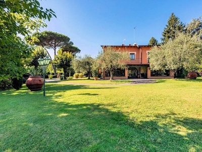 Prestigiosa villa di 720 mq in vendita, Pietrasanta, Italia