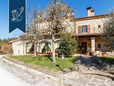 Prestigiosa villa di 738 mq in vendita, Sant'Angelo in Vado, Italia