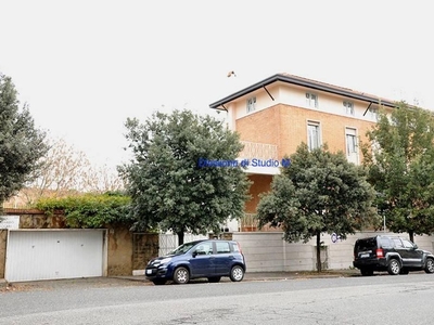 Prestigiosa villa di 789 mq in affitto, Via Odoardo Beccari, Roma, Lazio