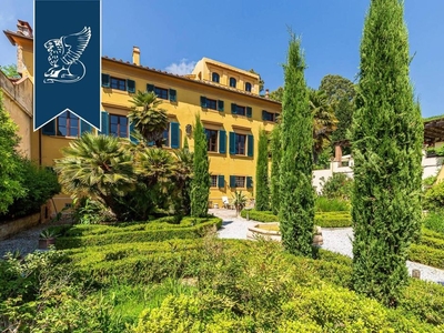 Prestigiosa villa di 850 mq in vendita, Lucca, Italia
