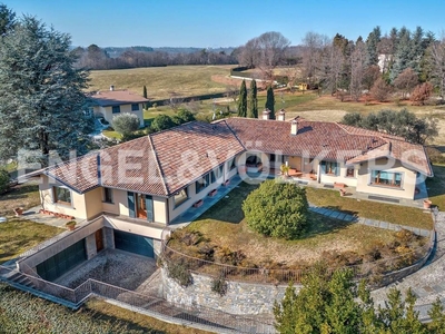 Esclusiva villa di 740 mq in vendita Villa Guardia, Italia