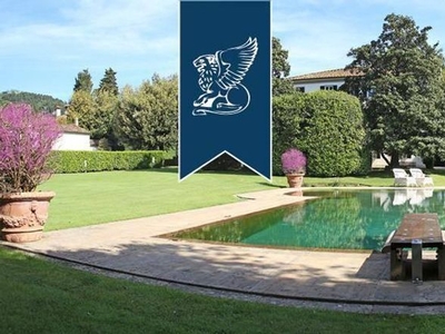 Prestigiosa villa di 900 mq in vendita, Lucca, Toscana