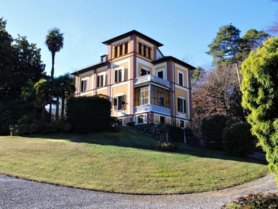 Prestigiosa villa in vendita Cantù, Lombardia