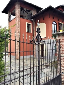 Prestigiosa villa in vendita Corso Barolo, Alba, Piemonte