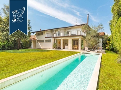 Prestigiosa villa in vendita Pietrasanta, Toscana