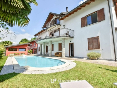 Prestigiosa villa in vendita Ranco, Lombardia