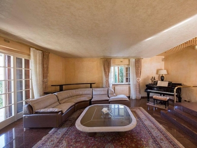 Prestigiosa villa in vendita via Erbarola, Brembate di Sopra, Lombardia