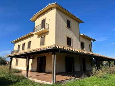 Prestigiosa villa in vendita via Serafino Amabile Guastella, Agrigento, Sicilia