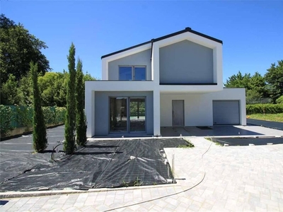 Prestigiosa villa in vendita via silvio pellico, Casnate Con Bernate, Lombardia