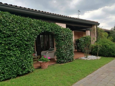 Prestigiosa villa in vendita Via Verona, Castelletto sopra Ticino, Piemonte