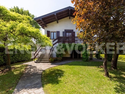Prestigiosa villa in vendita Viale delle Rose, 41, Castelletto sopra Ticino, Novara, Piemonte