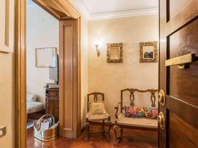 Prestigioso appartamento di 123 m² in vendita via dei Cerchi, Roma, Lazio