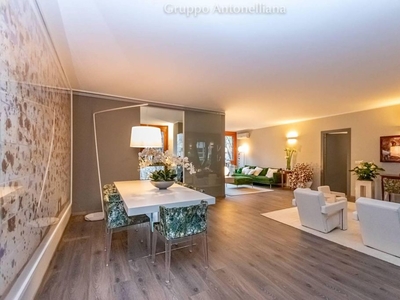Prestigioso appartamento in affitto Via Gabriele Chiabrera, 25, Torino, Piemonte