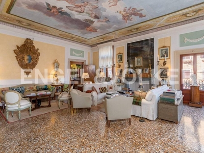Prestigioso appartamento in vendita Fondamenta Rio Marin, Venezia, Veneto