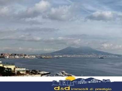 Prestigioso appartamento in vendita Napoli, Campania