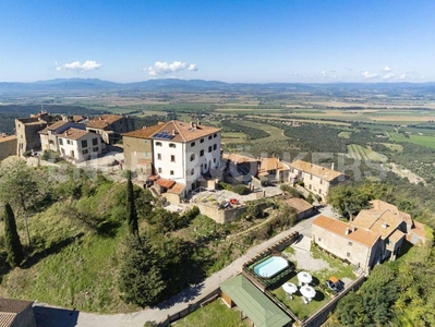 Prestigioso appartamento in vendita Roccastrada, Toscana