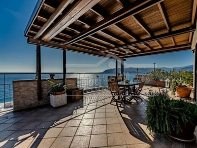 Prestigioso attico di 170 mq in vendita VIA NIZZA, Savona, Liguria