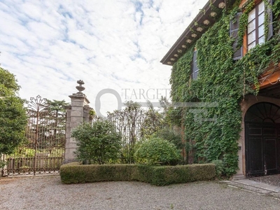 Prestigioso complesso residenziale in vendita Daverio, Lombardia