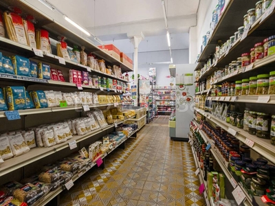 Supermercato/Minimarket in vendita a Torino corso Sebastopoli, 161/h