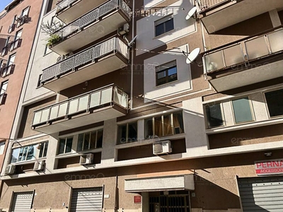 Ufficio in Affitto a Palermo, zona Dante - Lolli, 650€, 89 m²