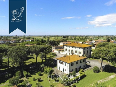 Villa di 2500 mq in vendita Cascina, Italia