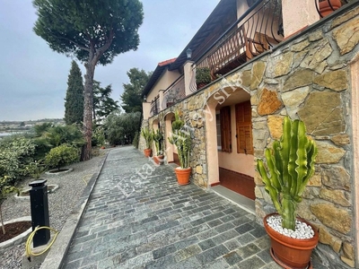 Villa di 270 mq in vendita Via Sapergo, Bordighera, Imperia, Liguria