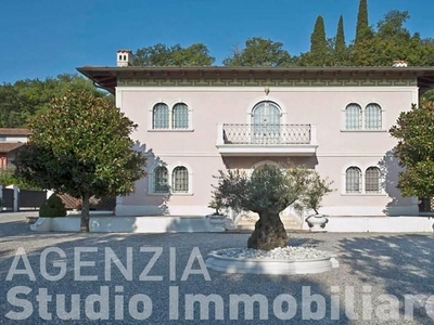 Villa di 349 mq in vendita Padenghe sul Garda, Lombardia