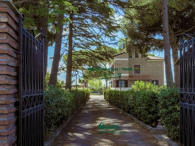 Villa di 350 mq in vendita Via Villafranca, 1, Albano Laziale, Lazio