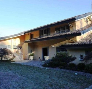 Villa di 600 mq in vendita Corso Repubblica, Arona, Piemonte