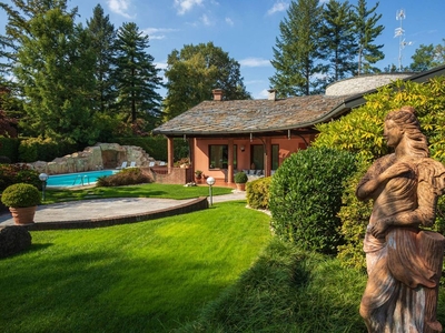 Villa di 660 mq in vendita Guanzate, Lombardia