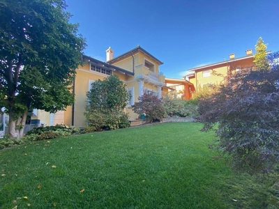 Villa in vendita Via Alcide De Gasperi, Carmagnola, Provincia di Torino, Piemonte