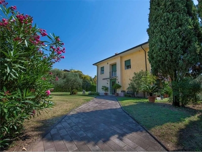 Villa in vendita Via della Madrina, Garda, Veneto