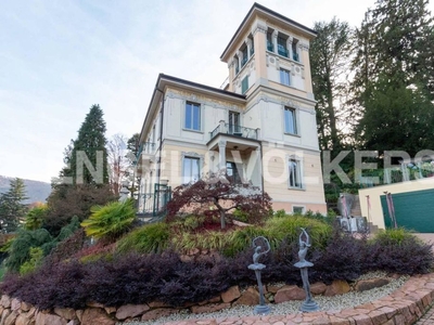 Villa in vendita Via Francesco Monico, Cadegliano-Viconago, Lombardia