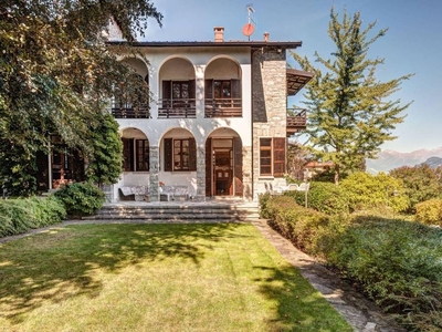 Villa in vendita Via Luigi Cadorna, Oliveto Lario, Lecco, Lombardia