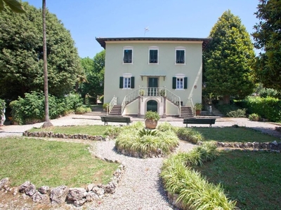 Villa in vendita Via Vecchia II, Lucca, Toscana