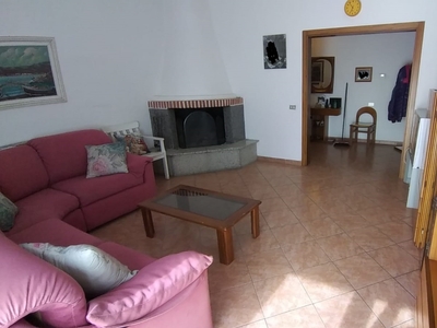 Appartamento con terrazzo in via bligny, Prato