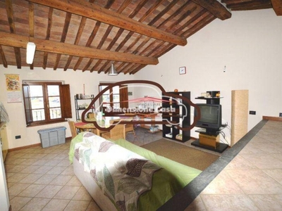 Appartamento in vendita a Lucca via Vecchia Romana,