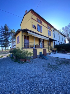 Casa indipendente con giardino a Ziano Piacentino