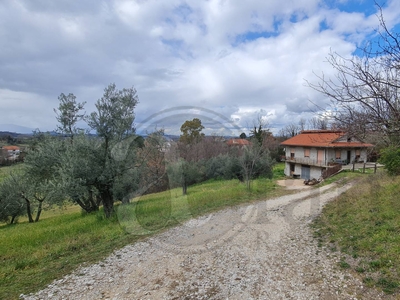 Casa indipendente con terrazzo a Arce