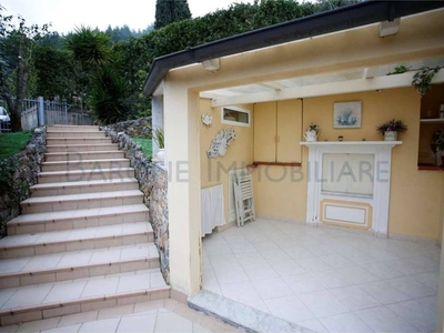 Casa Indipendente in vendita a Carrara via san francesco