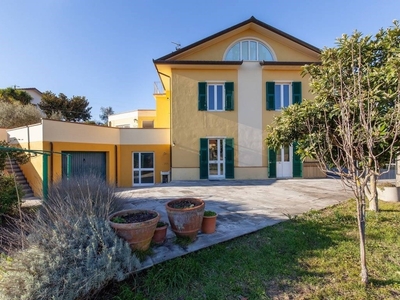 Casa Indipendente in vendita a Fivizzano