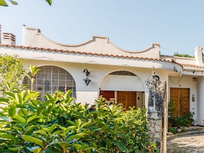 Villa con giardino in via maglie-scorrano 7, Maglie