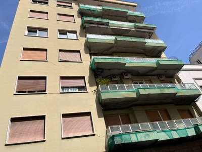 Appartamento con locale deposito, via Francesco Crispi, Chiaia, Napoli