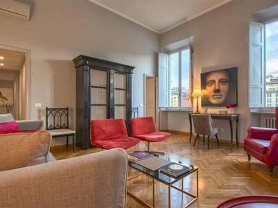 Prestigioso appartamento di 80 m² in affitto Firenze, Italia