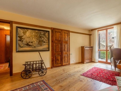 Appartamento di prestigio di 115 m² in vendita Via Roma, 140, Courmayeur, Aosta, Valle d’Aosta