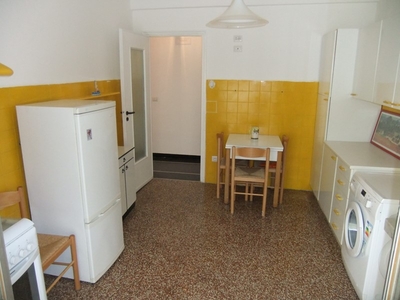 Appartamento in Affitto a Genova, zona San Fruttuoso, 680€, 71 m², arredato