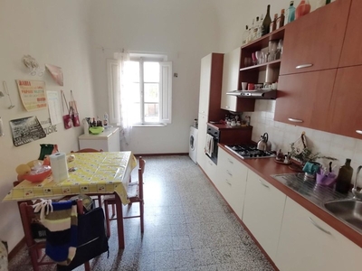 Appartamento in Affitto a Pisa, 380€, 115 m², arredato