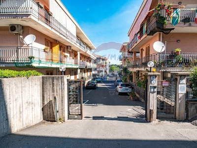 Appartamento in vendita 2 Stanze da letto a Aci Catena