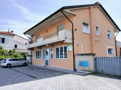 Appartamento in vendita a Carrara Massa Carrara Nazzano